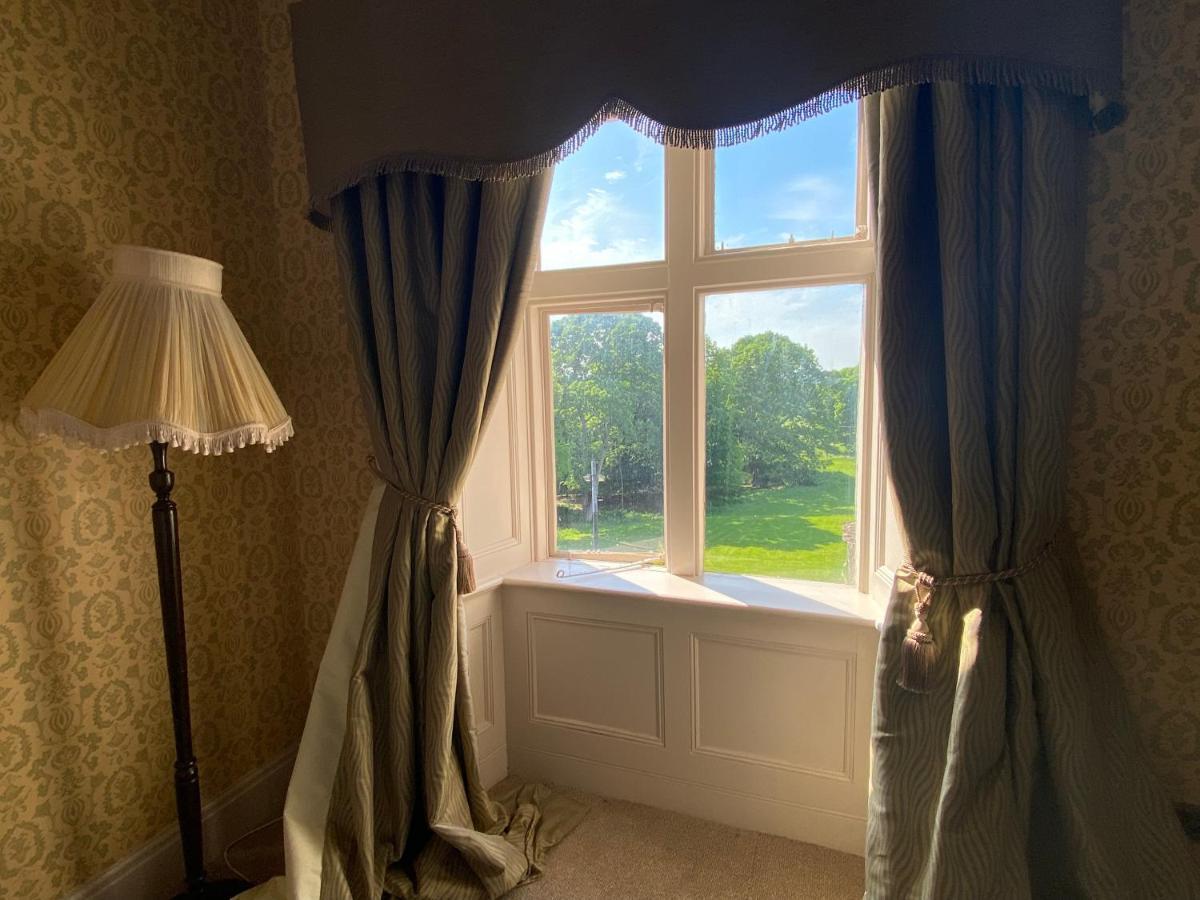 Rossington Hall Hotel 4*