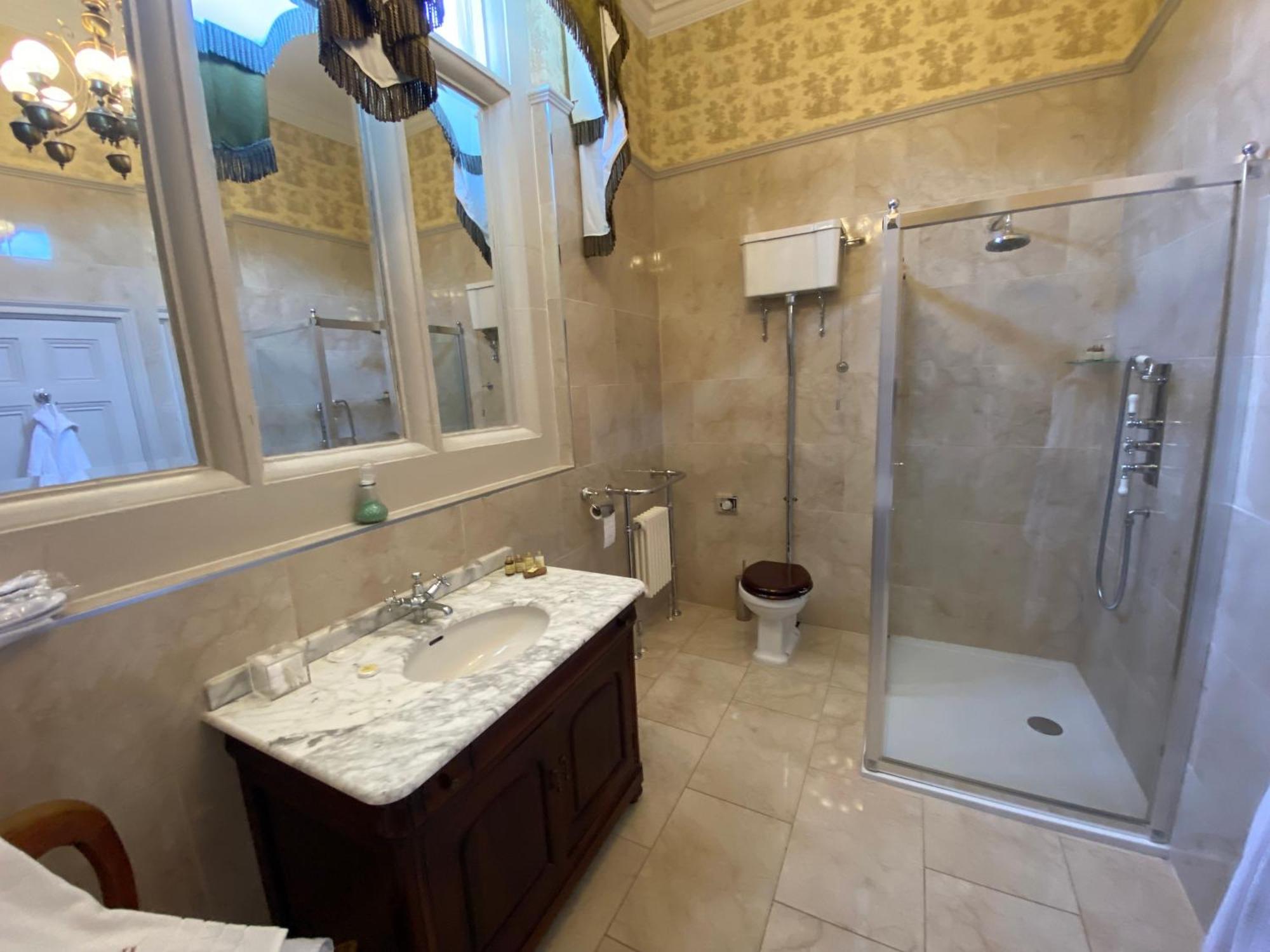 Rossington Hall Hotel 4*
